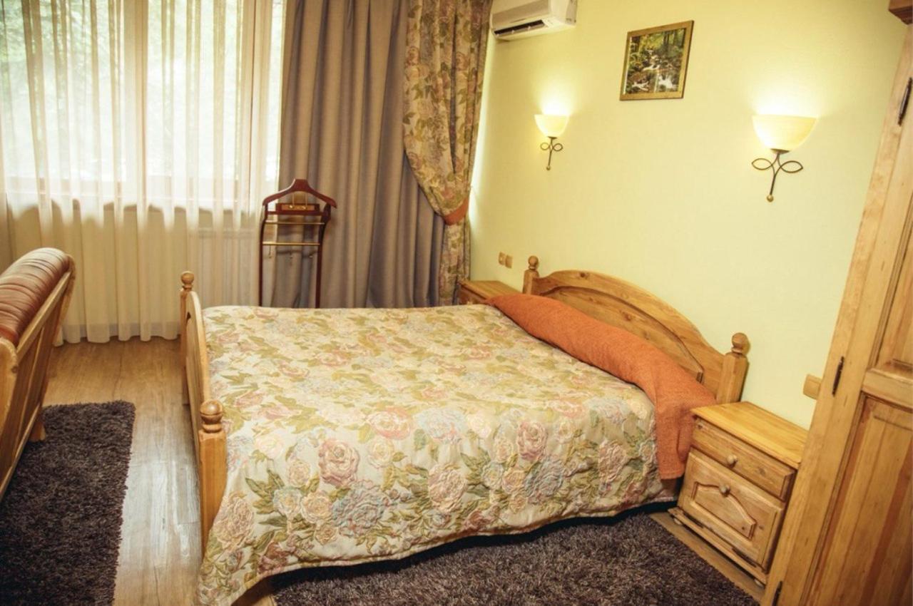 ホテル Тау-House Kok-Shoky エクステリア 写真